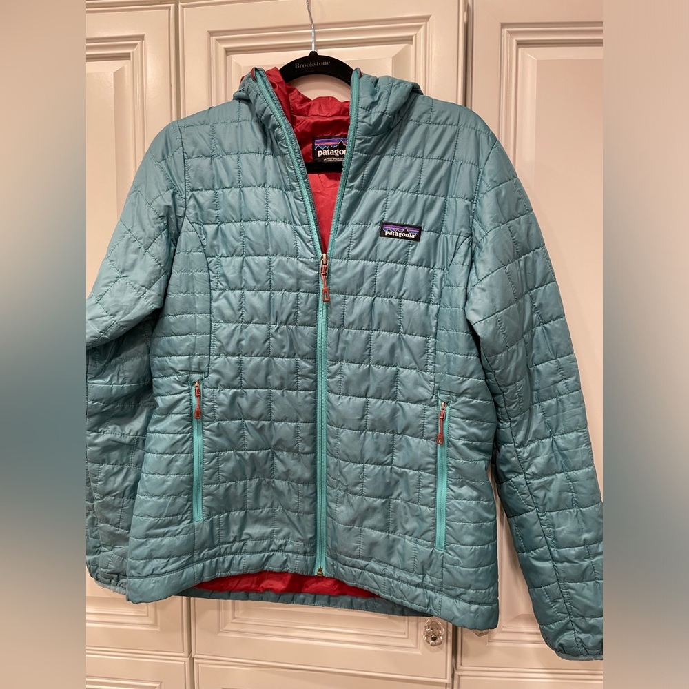 Women’s Patagonia Nano Puff Hoody- Medium